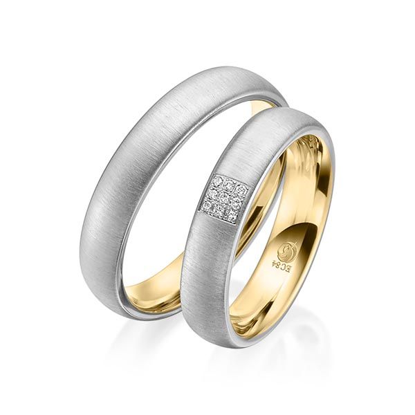 Paar Trauringe / Eheringe / außen Gelbgold 585 / innen Gelbgold 585 / 0,045 ct.